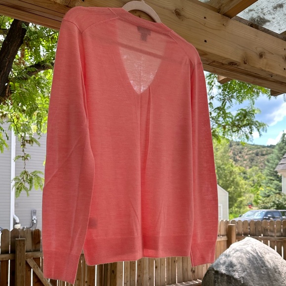 J. Crew Italian Cashmere V Neck Lightweight Pullover Sweater size Medium - Picture 9 of 16